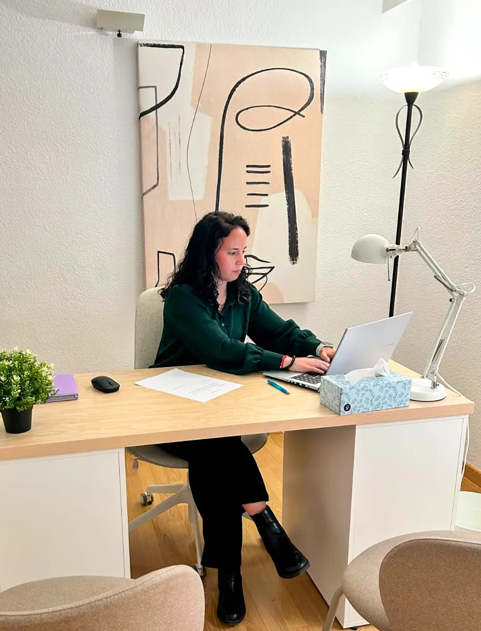 Naiara Cuartero, psicóloga especialista en terapia para la ansiedad en Valencia